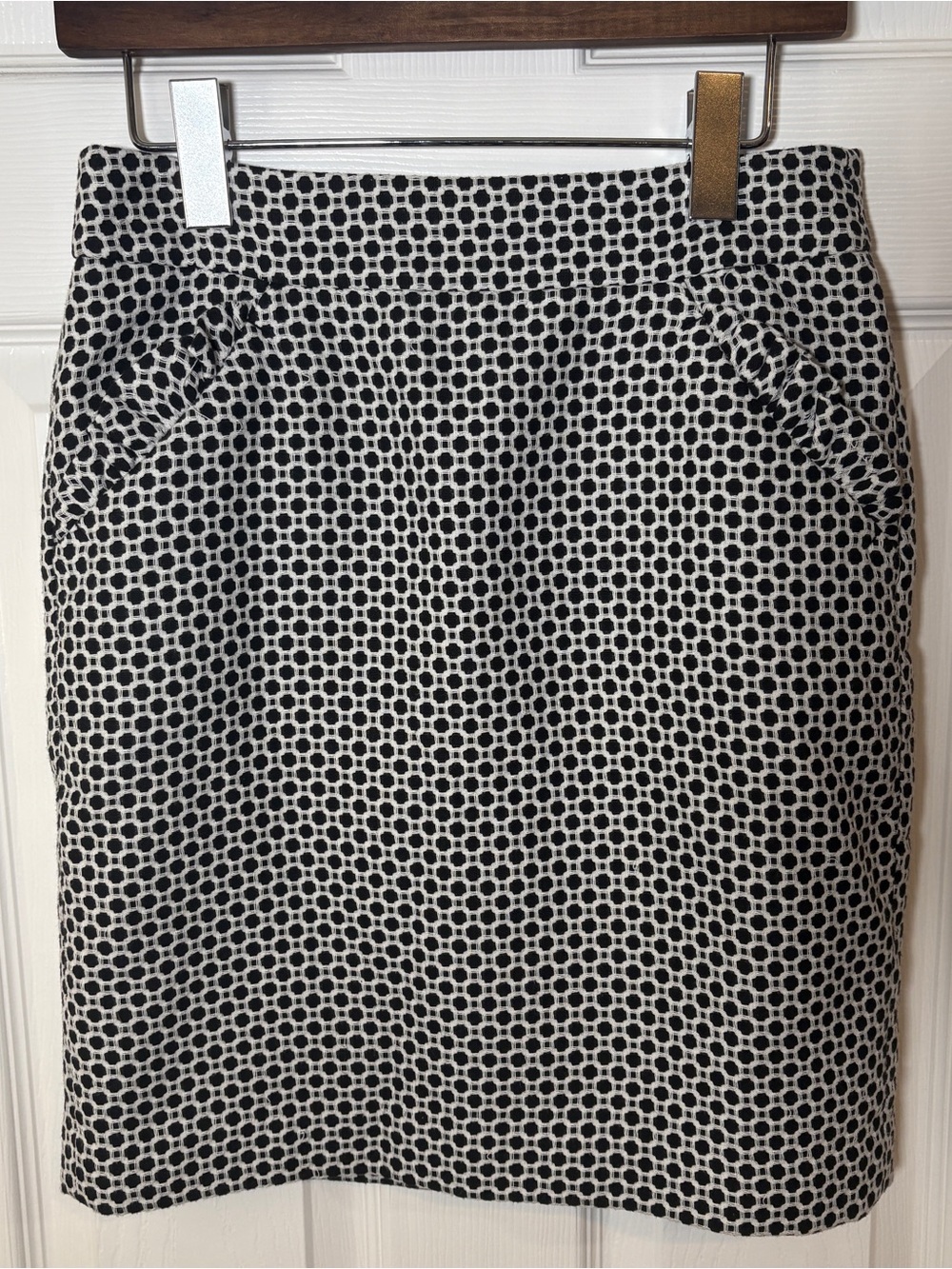LOFT Ann Taylor Black & White Geometric Knit Pencil Skirt